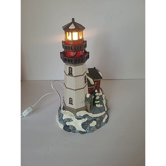 Dept 56 "CHRISTMAS COVE LIGHTHOUSE" #5483-6 1995 retired 2001 - Picture 4 of 13